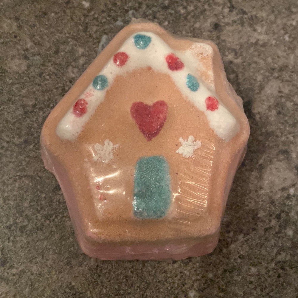 🍭Gingerbread House jewelry Bath Bomb - Mother of Pearl Ring Collection